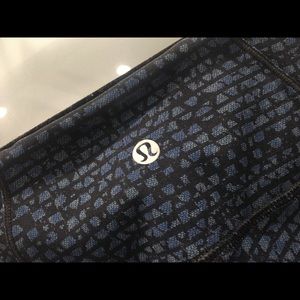 Lulu Lemon Navy Printed Leggings